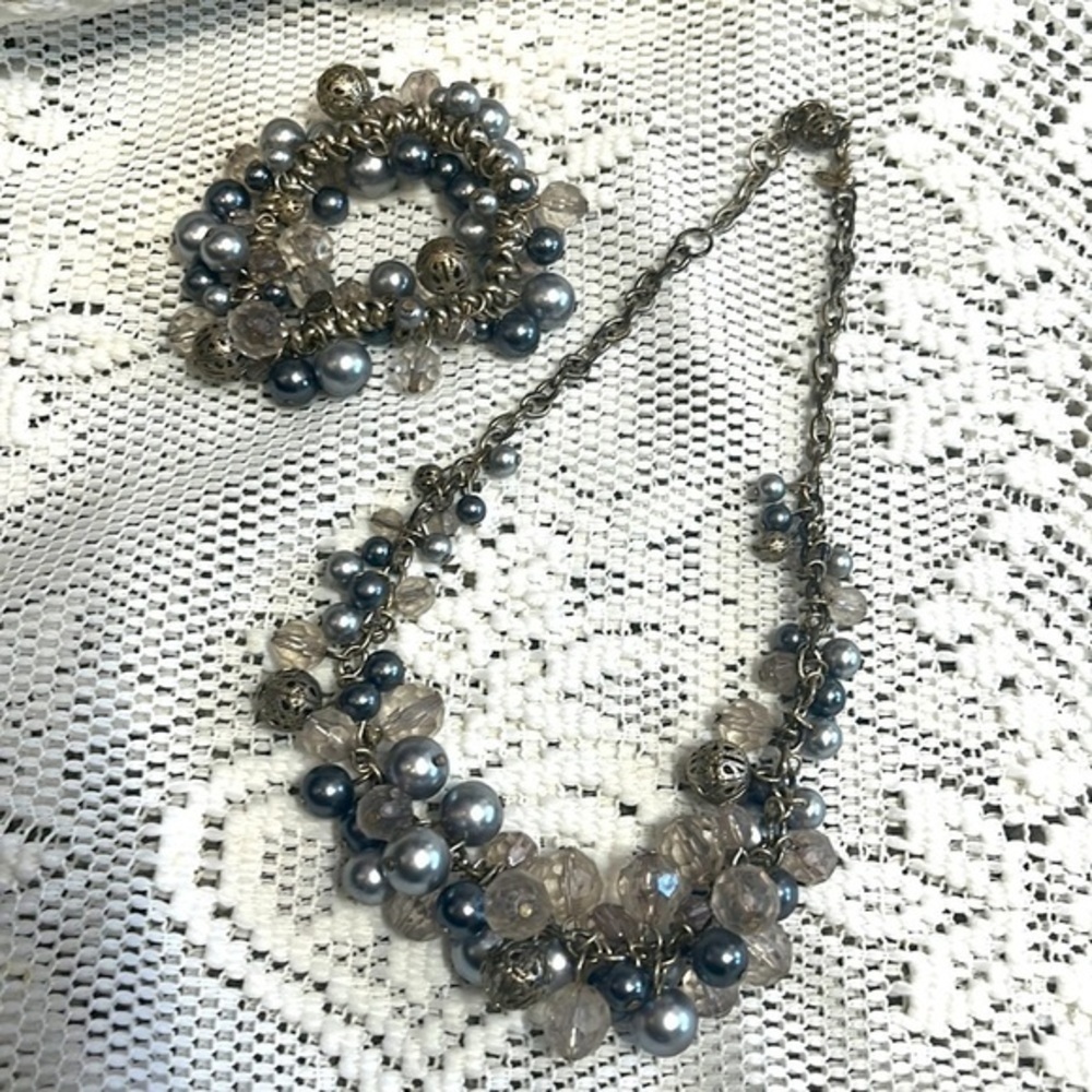 Silver‎ Bauble necklace & bracelet